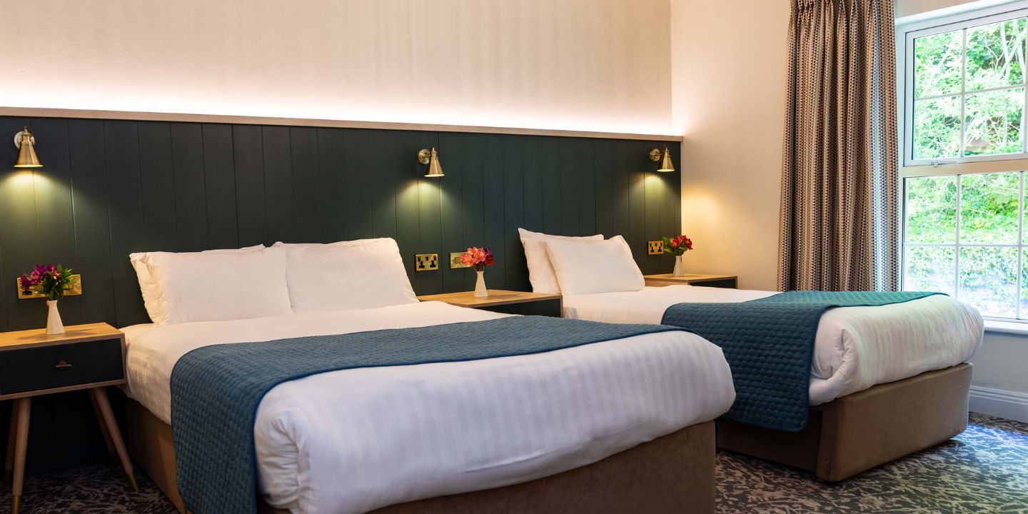 lodge DS bedroom towards window