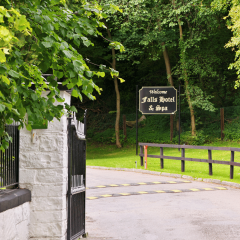 Entrance www.fallshotel.ie_v2